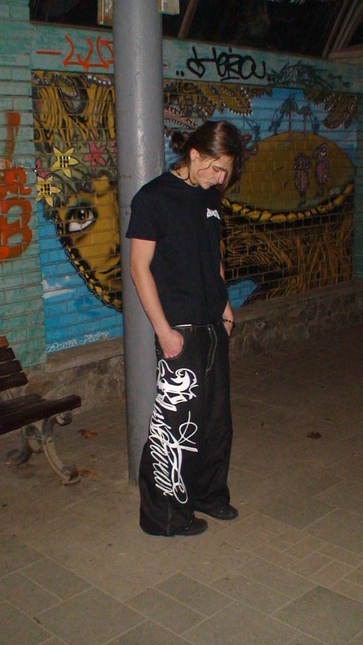 "Calligraphy" logo jeans